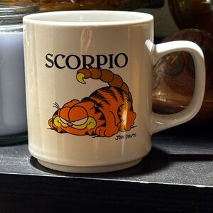 Garfield Scorpio mug